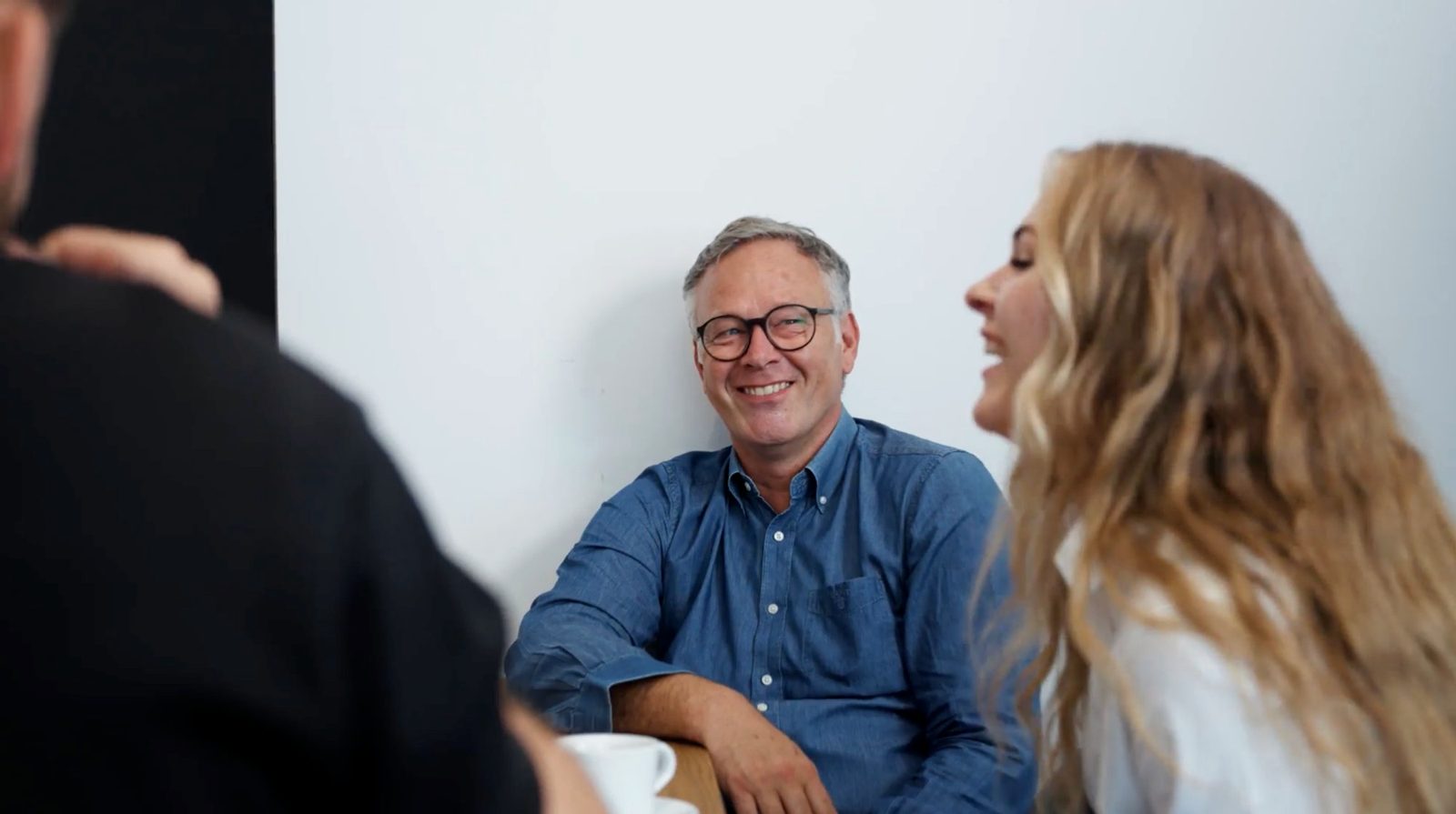 Werner Ackermann und Jana Massopust – Beratungsgespräch anfang.team